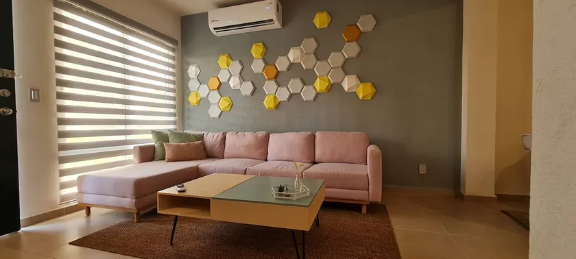 AIR-CONDITIONED FAMILY HOME IDEAL FOR RESTING! - Image 1