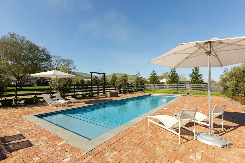 Farm Cottage With Private Pool - Image 1