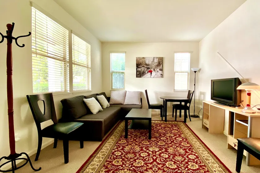 Unique private suite with separate living room and bathroom, private entrance and terrace, free parking - Image 1