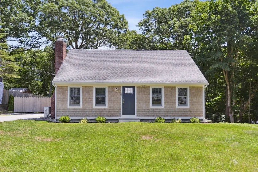 Charming Cape 🌞 Close to Beaches and Downtown - Image 1
