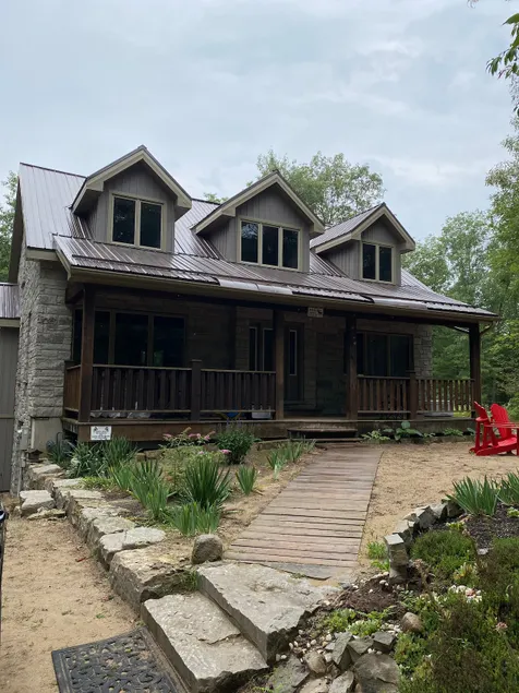 5 Bedroom Cottage in Grand Bend! - Image 1