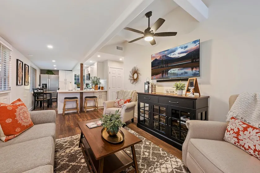Chateau de Marseille - Luxurious New Two Bedroom - Image 1