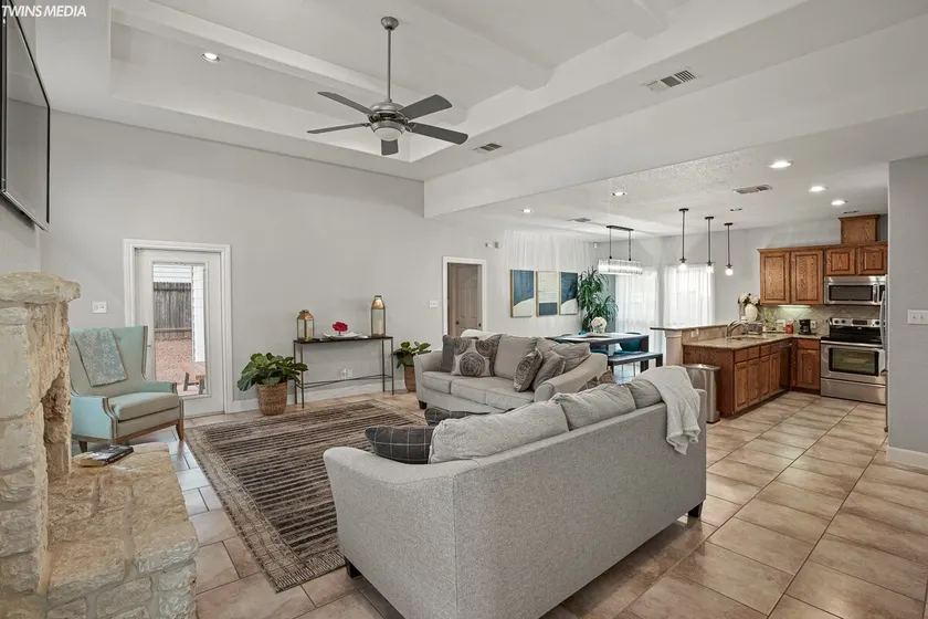 Luxury House Near Six Flags and La Cantera! - Image 1