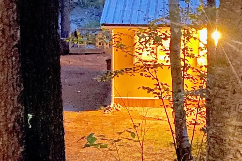Riverfront Rustic Cottage - Image 1