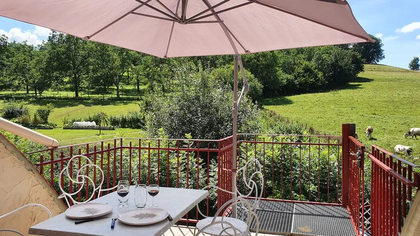 Atypical studio in the French countryside - Image 1