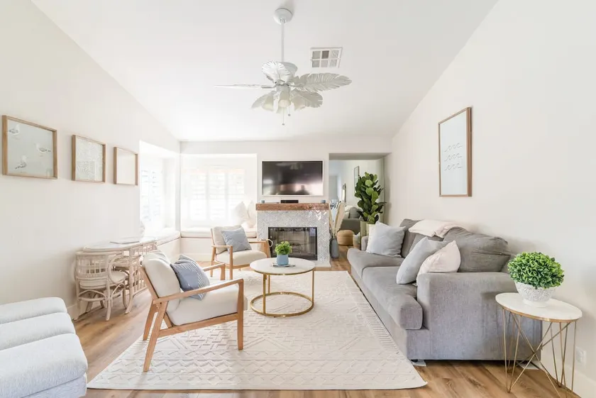 3 Bdrm House w/ Saltwater Pool - Family Friendly - Image 1