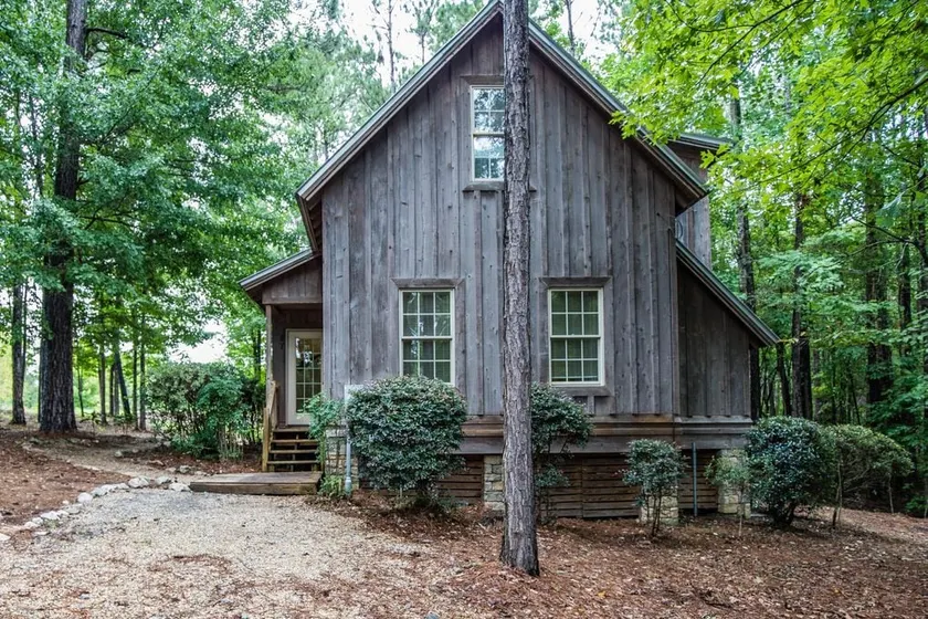 Sweet Retreat cozy Lake Martin cottage with a pool - Image 1