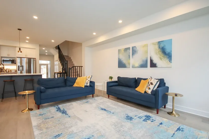 New 3 BDRM Spacious & Modern Townhome with Yard - Image 1