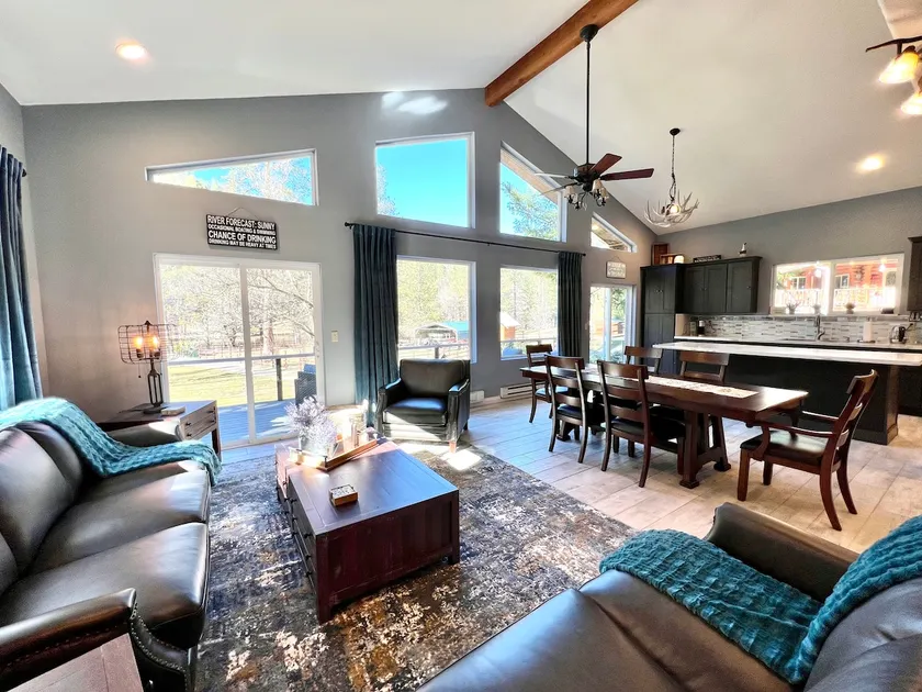 Beautiful Riverfront Escape - Peaceful & Relaxing Getaway - Image 1