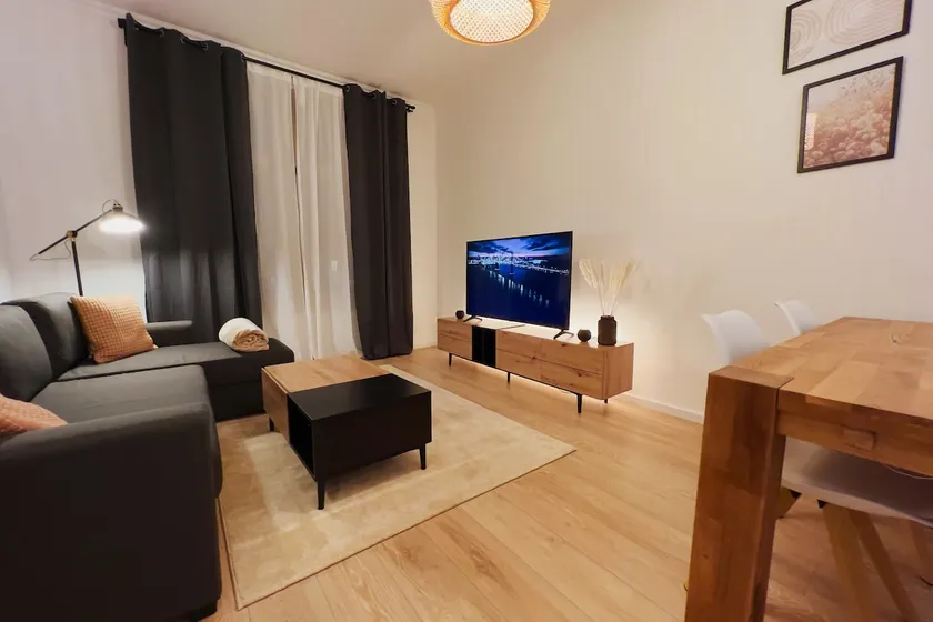 Spacious apartment, central, cozy + top wifi - Image 1