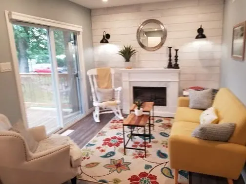 Island View Escape in Historic Amherstburg !! - Image 1