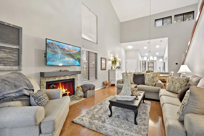 Coastal Comfort Dual Master Suites 3BR/3BA - Image 1
