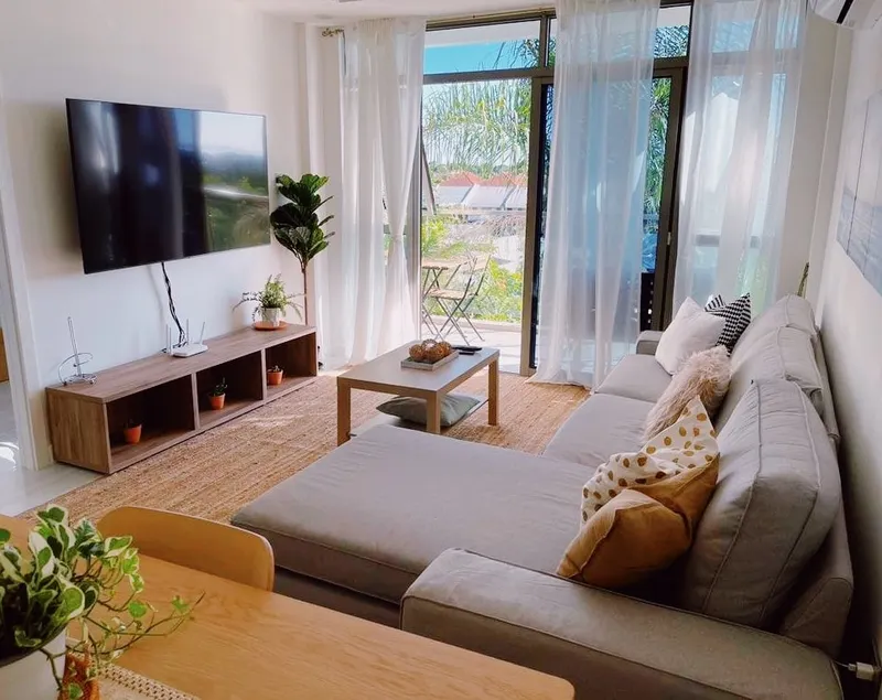 Light &Bright 1-bedroom Apartment w pool - Image 1