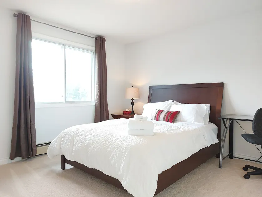 Tranquil Retreat 2-Bedroom Suite on 2nd Floor - Image 1