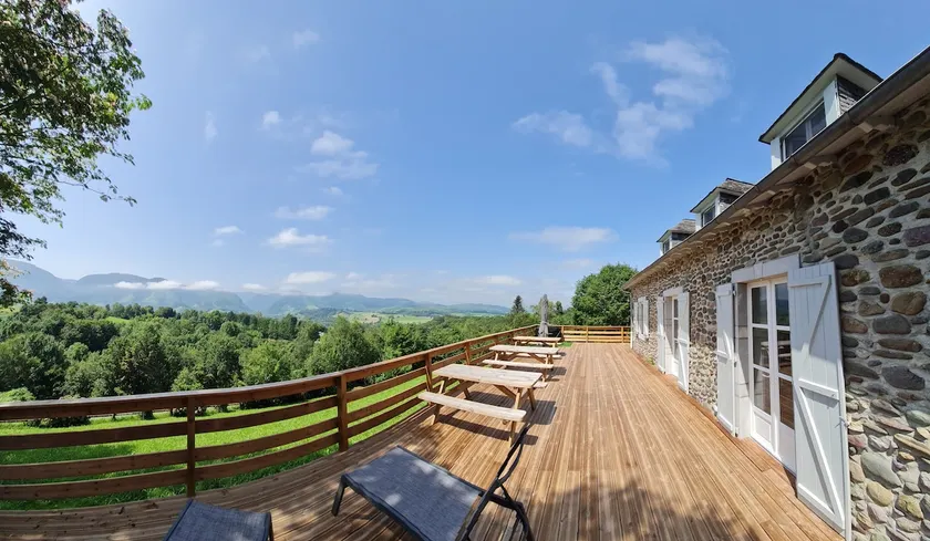 Panoramic view, large house in the heart of the Pyrenees - Image 1
