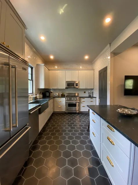 Designer 3-BR / 2-BTH Carriage House in Athens! - Image 1