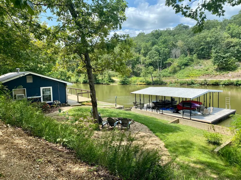 Tranquil Lake Front 3 BR Cottage W/Private Dock - Image 1