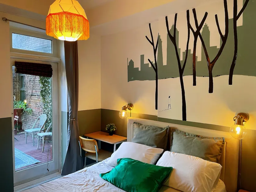 Artsy Getaway w/ Private Patio Near Manhattan - Image 1