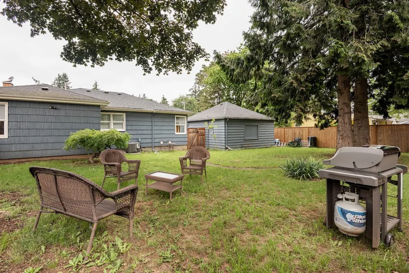 Pdx Luxury family home - Image 1
