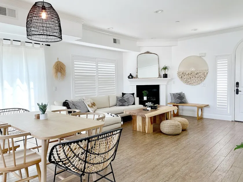 Stay Two - Beautiful Townhome Near Downtown LA - Image 1