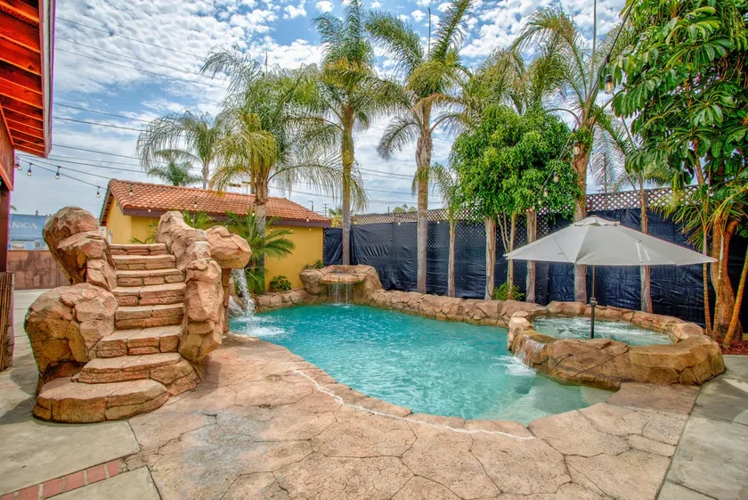 MermaidsCoveLA- A hidden oasis in Los Angeles - Image 1