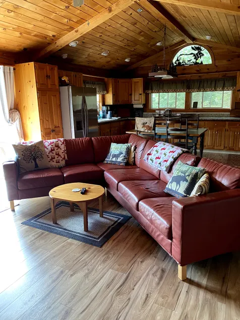 Cozy 2 bedroom apartment in log home @ Moose Xing - Image 1