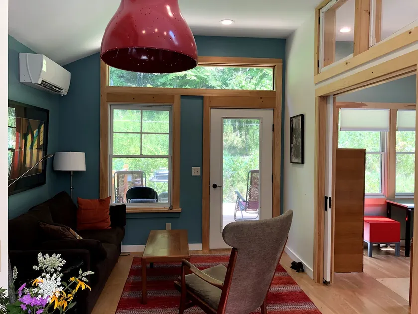 Sunny and Spacious Studio - a serene getaway - Image 1