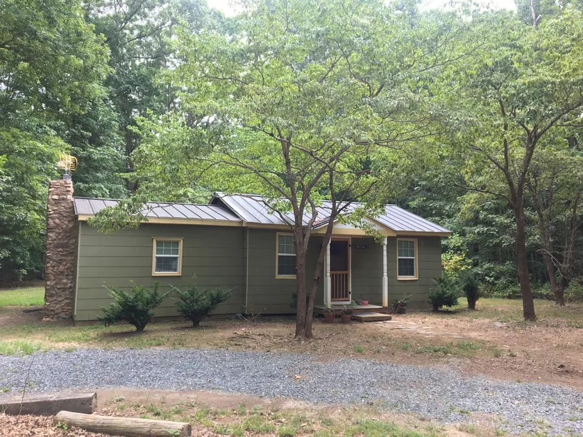 Ollie's Cottage, a rural, quiet setting. - Image 1