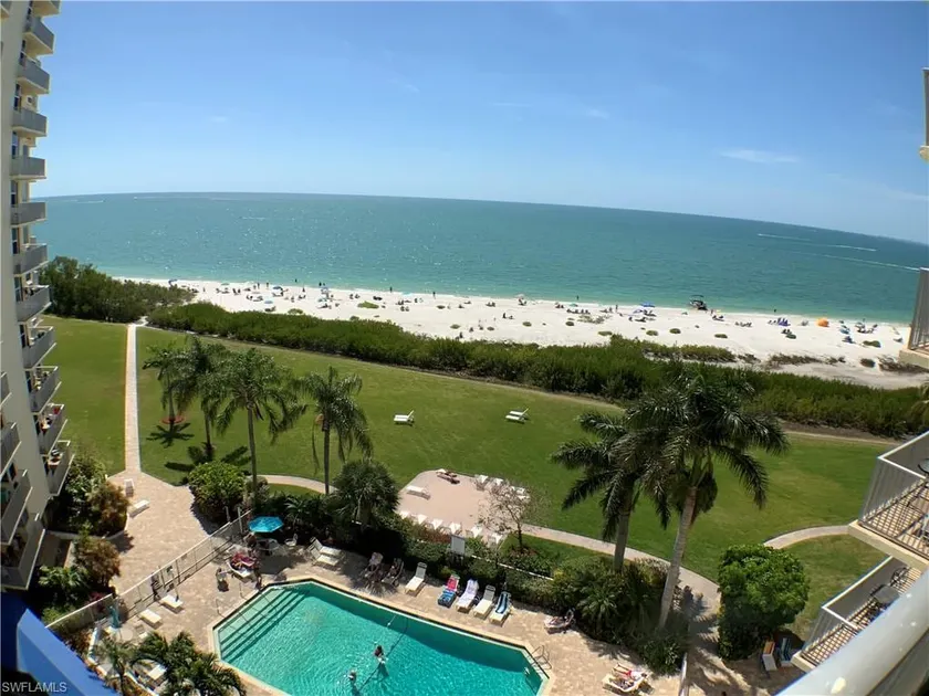 Beachfront fully equipped apartment - Image 1