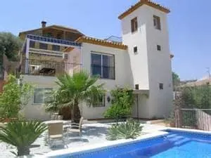 Large villa, amazing views, pool, exclusive use - Image 1
