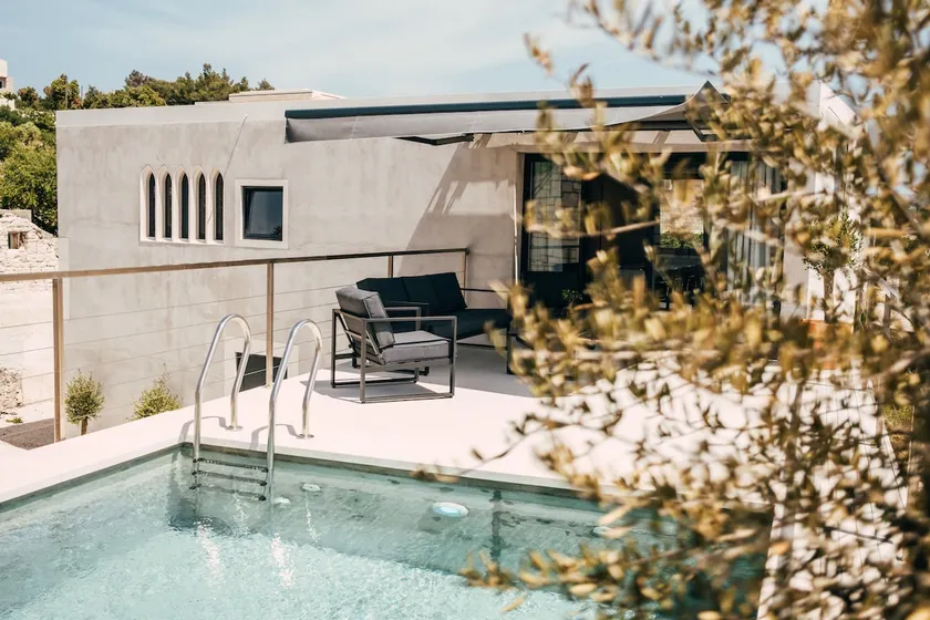 Minimal peaceful retreat with pool *Villa Duomo* - Image 1