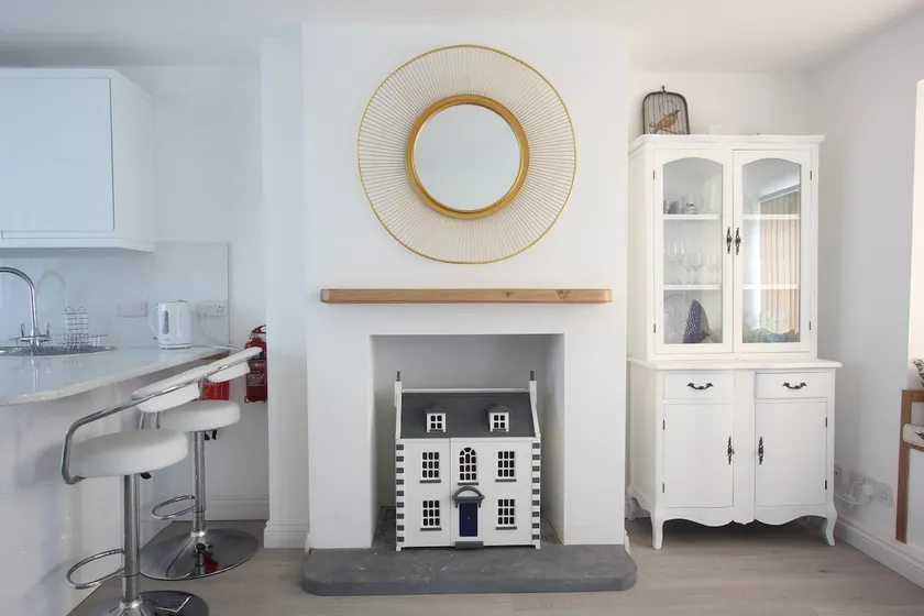 2 Bedroom Cottage in Central Sherborne. - Image 1