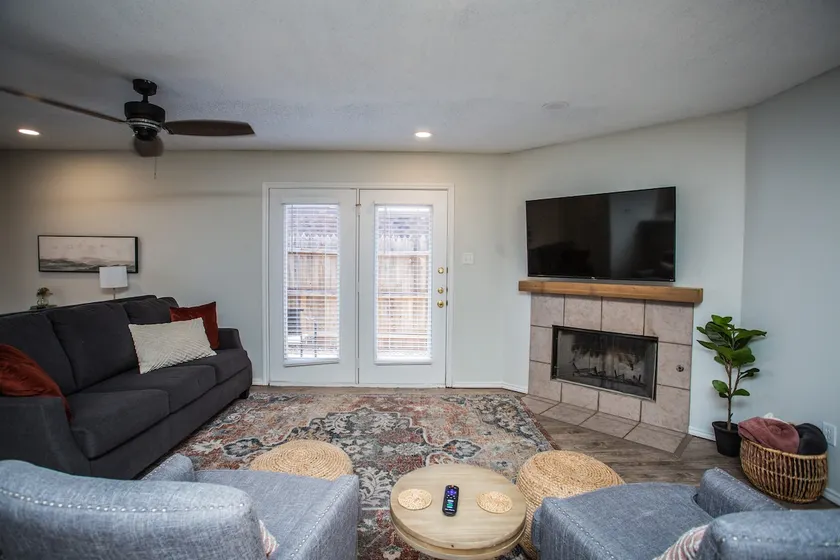 Cozy Corner # 1 ~ Garage Access - Image 1