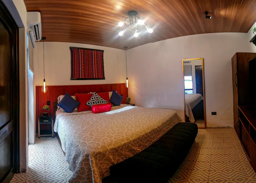 Loft Candelaria-King Bed-110 Mbps WiFi-Antigua - Image 1