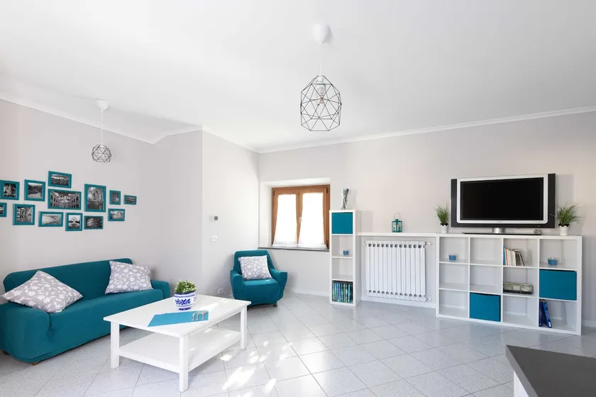 Large Apartment (up to 7 comfortable guests) - Image 1