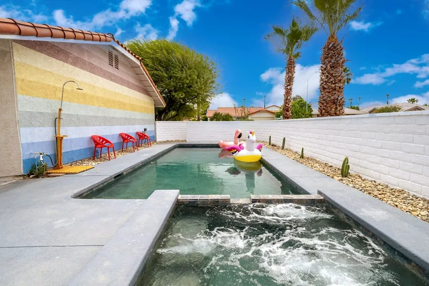 This Must Be the Place - Salt Pool | Spa | Games - Image 1
