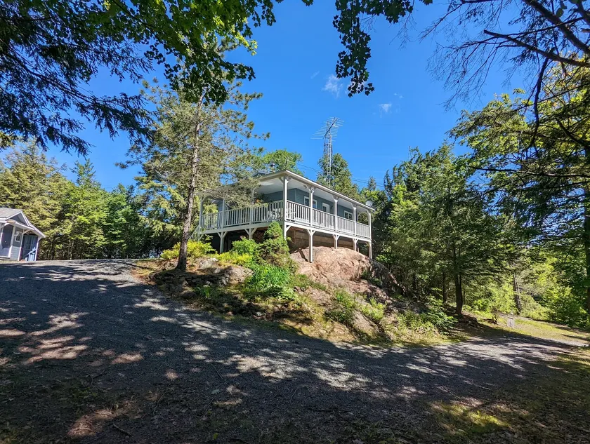 Charming CHALET ON THE ROCK - Image 1