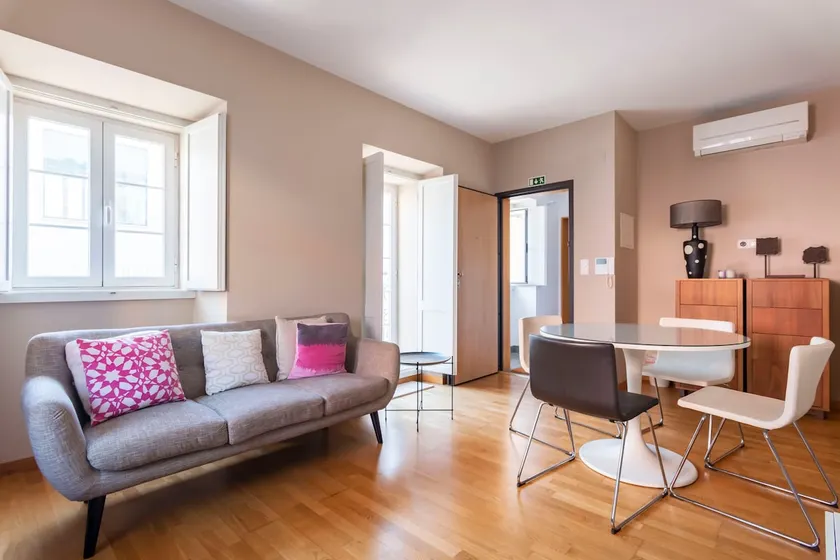 5 min to Belem Tower – Bright & Modern Flat - Image 1