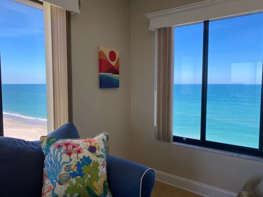 Oceanfront penthouse: beautiful water views from every window - Image 1