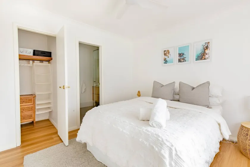 Coastal beach shack 600m from Scarborough beach! - Image 1