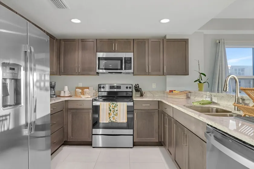 Professionally Decorated Luxury Oceanview Condo - Image 1