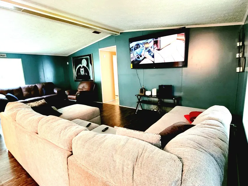 3BD/2BA Sweet Home Away From Home - Image 1