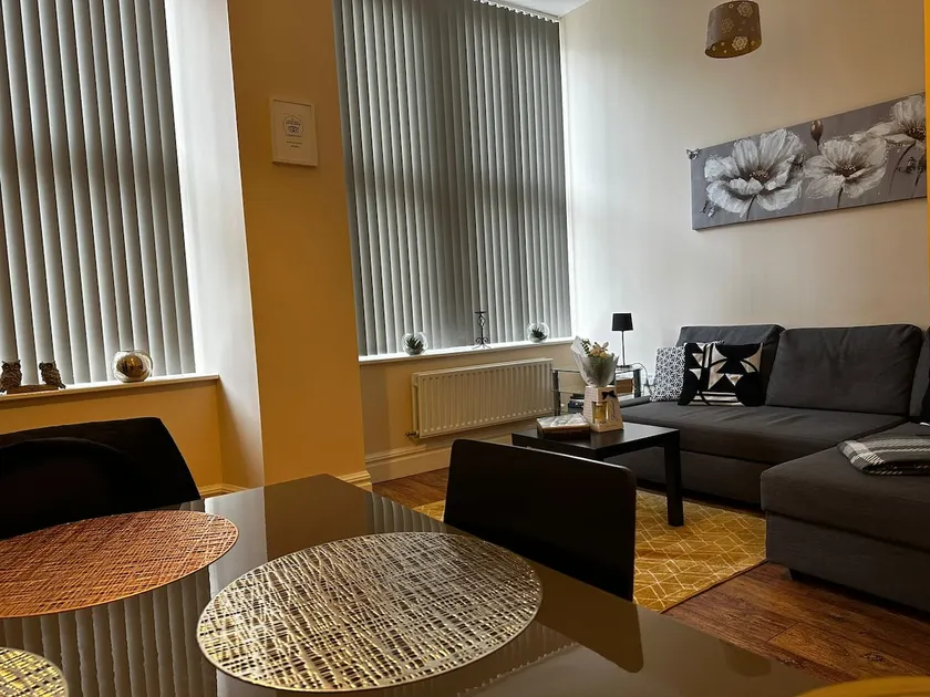 Mamma House - Image 1