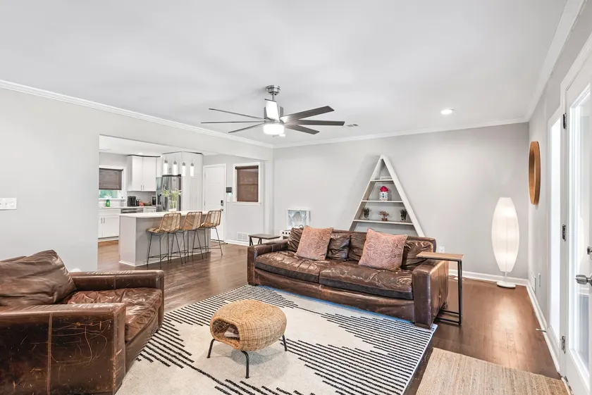 Rustic Home | Downtown ATL | 3pm Check-In - Image 1
