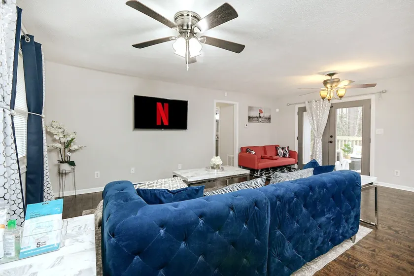 ❤️Crown-Fits-Me Elegant Home/Smart TV/Large/3Bds👑 - Image 1