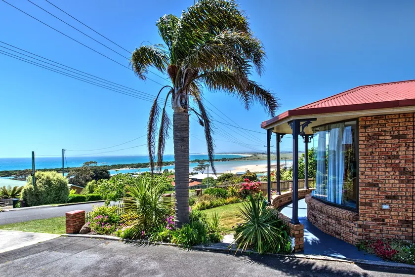 CORONELLA: A comfy home with beautiful ocean views - Image 1