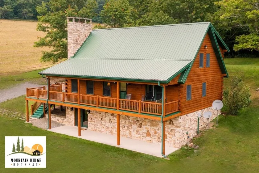 Luxury Cabin on Secluded Mountain Ridge--Sleeps 14 - Image 1