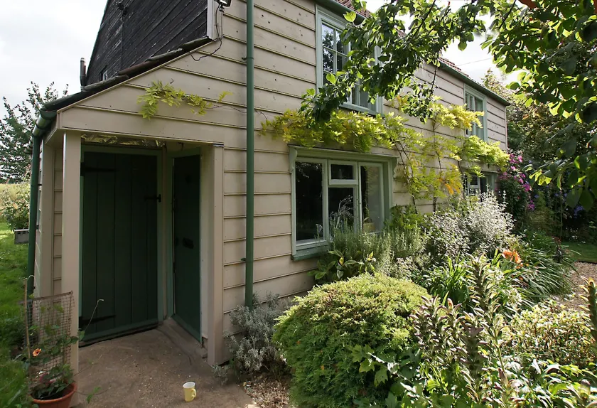 Cozy cottage overlooking fields, Upwell - Image 1