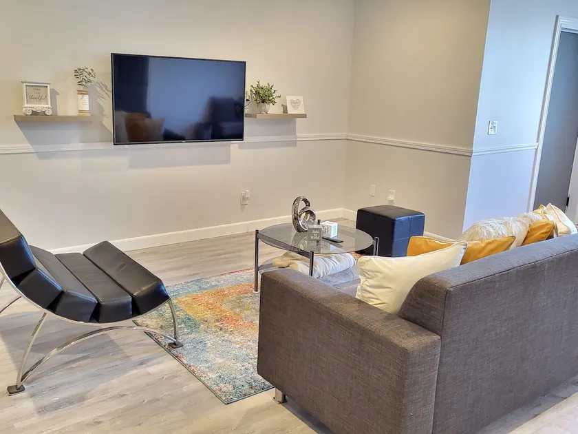 Dazzling, brand-new, stylish basement suite!!! - Image 1