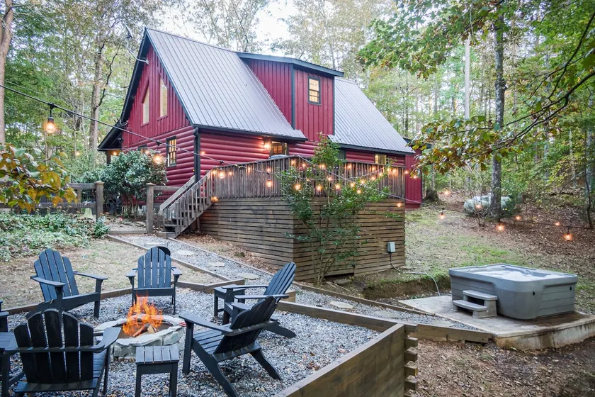 Cozy fall nights under the stars and a bon fire - Image 1